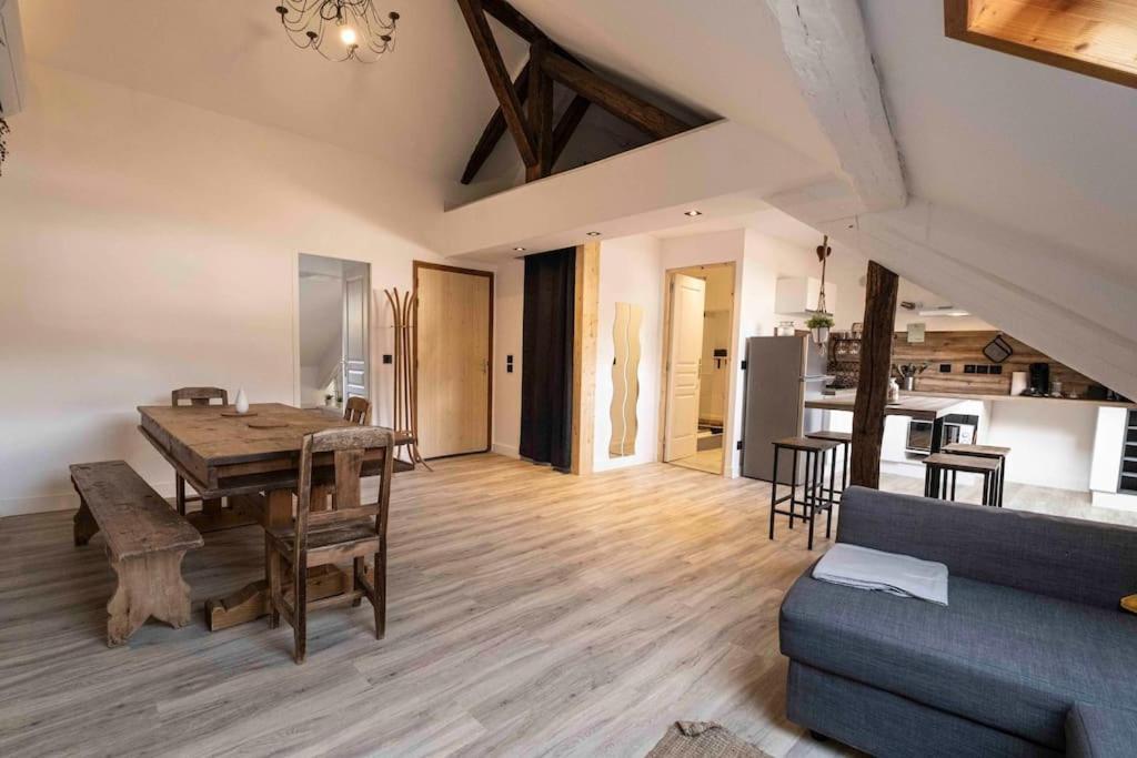 Cocon Sous Les Toits Apartment Albertville Exterior photo