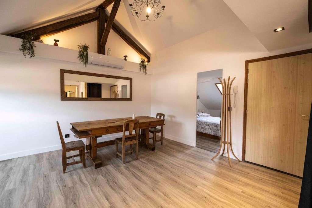 Cocon Sous Les Toits Apartment Albertville Exterior photo