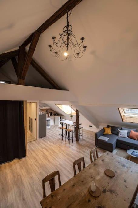 Cocon Sous Les Toits Apartment Albertville Exterior photo