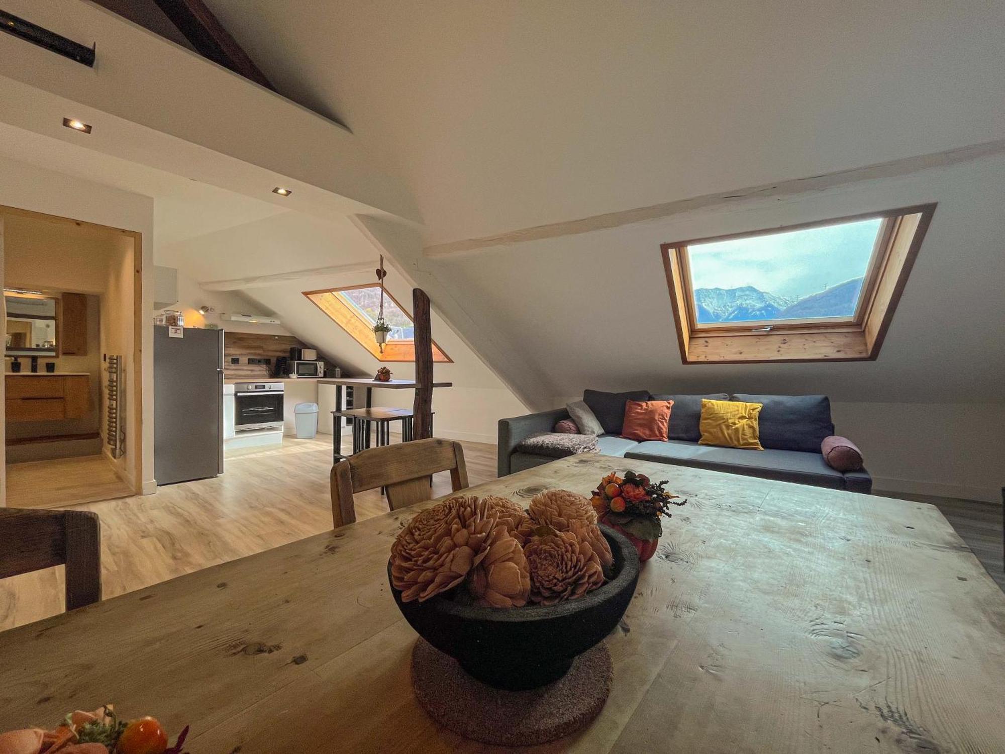 Cocon Sous Les Toits Apartment Albertville Exterior photo